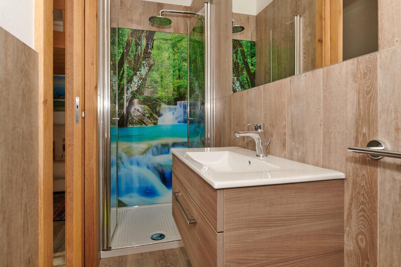 Front Lake Studio With Loft Bed And Pool Bardolino Exterior foto