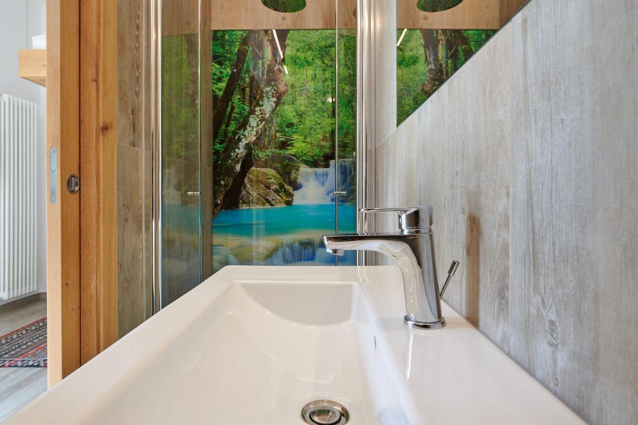 Front Lake Studio With Loft Bed And Pool Bardolino Exterior foto