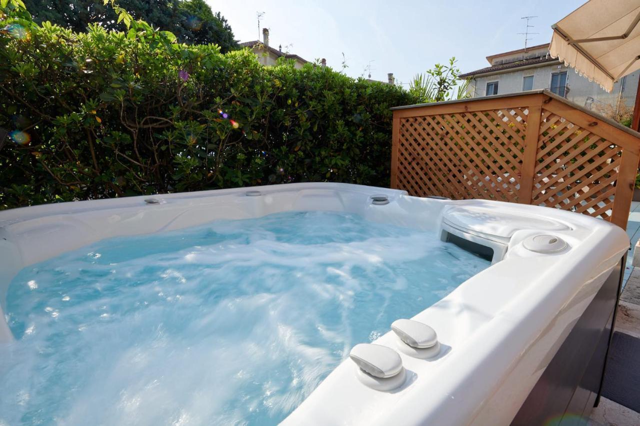Front Lake Studio With Loft Bed And Pool Bardolino Exterior foto