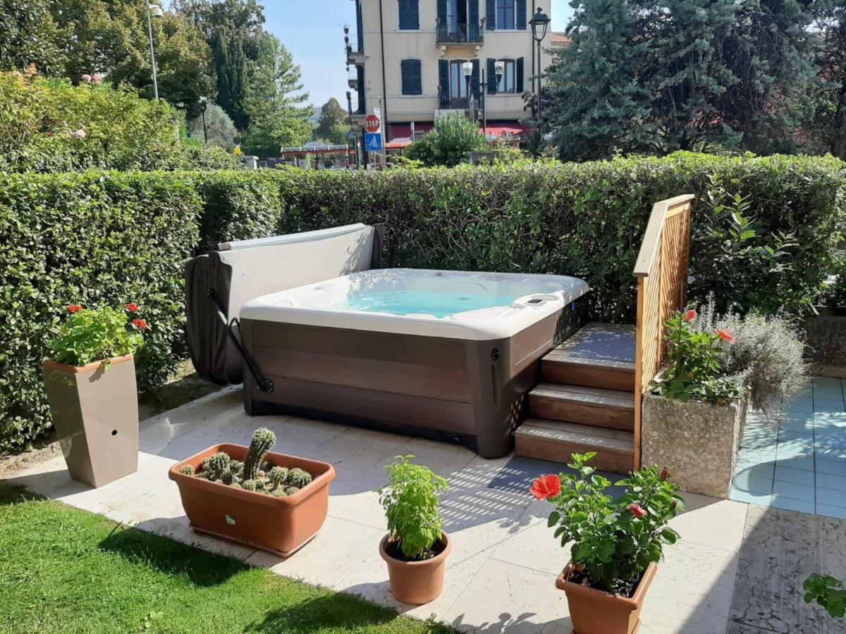 Front Lake Studio With Loft Bed And Pool Bardolino Exterior foto